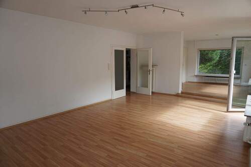 ..weiterer Blick Wohnbereich - 5 Zimmer Einfamilienhaus in Langen