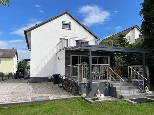 Hausansicht - Rückseite - 8 Zimmer Mehrfamilienhaus, Wohnhaus zum Kaufen in Dietzenbach