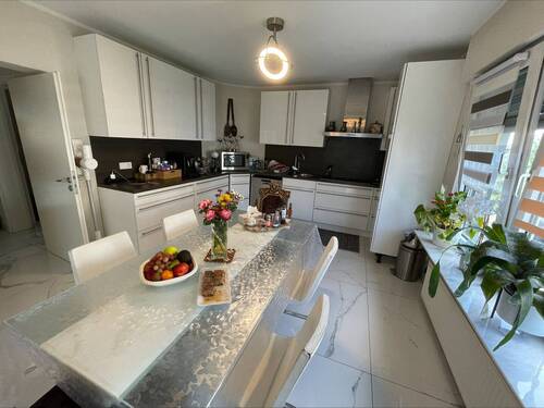 Hier wird das Kochen zum Genuss - Mehrfamilienhaus, Wohnhaus mit 268,00 m&sup2; in Dietzenbach zum Kaufen