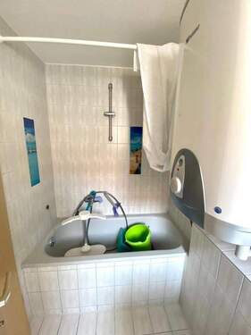 Bad-Wanne - 2 Zimmer Etagenwohnung zum Kaufen in Herdwangen-Schönach