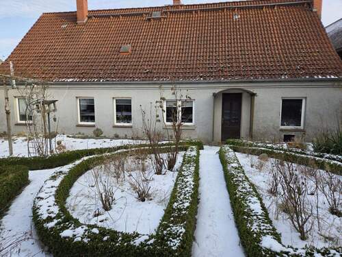 Garten hinter dem Huas - 5 Zimmer Einfamilienhaus zum Kaufen in Spantekow