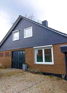 Hausansicht - 5 Zimmer Einfamilienhaus zum Kaufen in Bad Segeberg