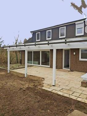 überdachte Terrasse - Einfamilienhaus mit 181,00 m&sup2; in Bad Segeberg zum Kaufen