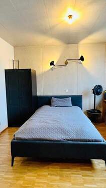 Schlafbereich mit Schrank - 