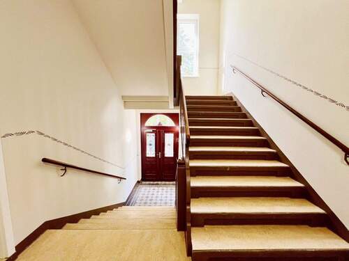 Treppenhaus - 5 Zimmer Etagenwohnung zum Kaufen in Dresden