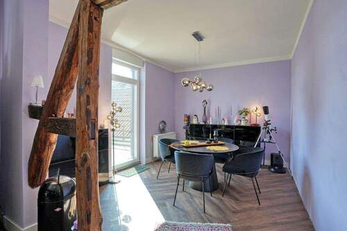 Essbereich mit Zugang auf die Dachterrasse - 