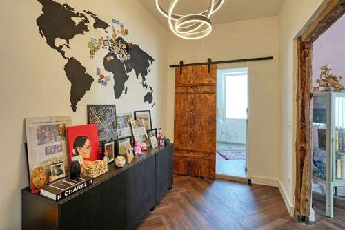 Diele mit Zugang zum Bad - 