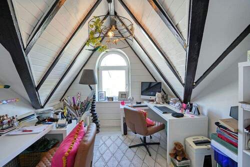 Zimmer im Dachgeschoss - 