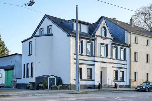 Hausansicht - 9 Zimmer Mehrfamilienhaus, Wohnhaus in Bochum