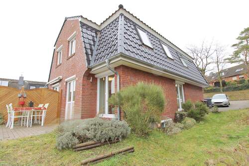 1 - Moderne Doppelhaushälfte sucht nettes Pärchen als neue Mieter.