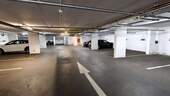 Geräumiges Parkhaus - 