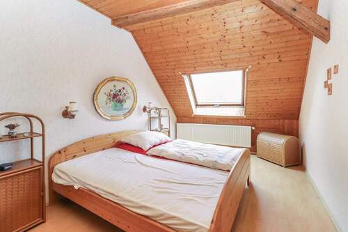 Schlafzimmer DG - Reihenmittelhaus mit 214,00 m² in Stendal zum Kaufen