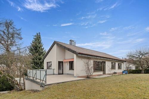 Ansicht - PROVISIONSFREI - Familienglück in beliebter Lage - Haus mit Einliegerwohnung und großem Garten