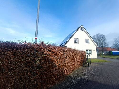 Zufahrt zum Haus - 4 Zimmer Einfamilienhaus zum Kaufen in Bockhorn