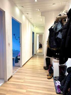 Flur - Etagenwohnung mit 73,80 m&sup2; in Erlangen zum Kaufen