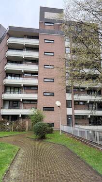 Haus hinten - 3 Zimmer Etagenwohnung zum Kaufen in Köln