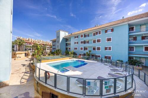 1 - Große Wohnung in La Marina de Sotogrande mit 3 Schlafzimmern, 2 Bädern, Terrasse und Pool