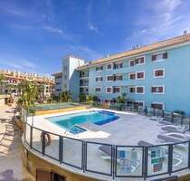 Große Wohnung in La Marina de Sotogrande mit 3 Schlafzimmern, 2 Bädern, Terrasse und Pool