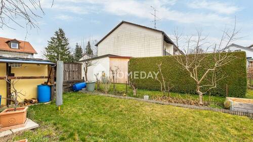 Garten 2 - 3 Zimmer Doppelhaushälfte in Forstinning