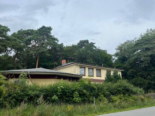 STRASSENANSICHT - Grundstück in Lübeck zum Kaufen