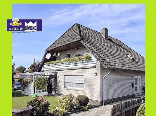 Ansicht, straßenseitig - Wohnhaus mit 2 Wohneinheiten, Doppelgarage, in zentrumsnaher Lage, für Anleger oder Selbstnutzer!