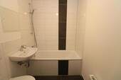 Beispiel Bad mit Wanne - Schickes Nest sucht Nachwuchs...helle 4-RW mit Wanne u. Balkon!!!