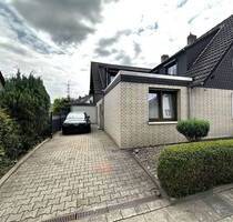 Doppelhaushälfte mit großem Garten und Garage in Essen-Karnap!