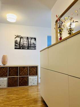 Eingangsbereich / Flur - 4 Zimmer Etagenwohnung zum Kaufen in Waldbronn