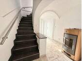 Eingang.jpg - Saniertes Reihenmittelhaus mit 182 m² Wohnfläche 7 Zimmer und Einliegerwohnung, Innenhof, Garage, Stellplatz und PV in Floss zu vermieten