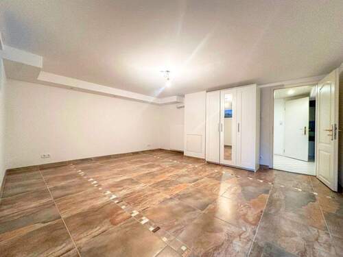 K265 Großer Raum im Untergeschoss - 