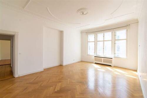 Wohnzimmer / Esszimmer - 5 Zimmer Etagenwohnung zum Kaufen in Berlin