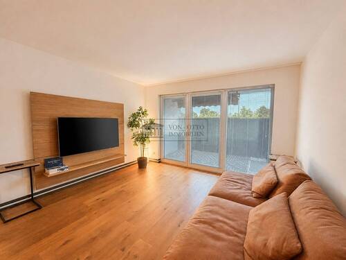 Wohnzimmer - 3 Zimmer Etagenwohnung zum Kaufen in Köln