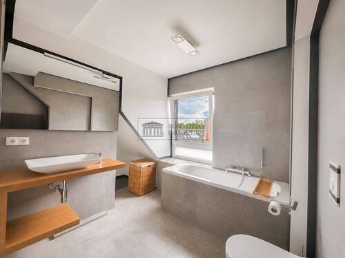 Badezimmer mit Tageslicht - 