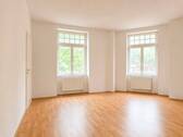 lichtdurchflutetes Wohnzimmer - 2 Zimmer Einfamilienhaus zum Kaufen in Leipzig
