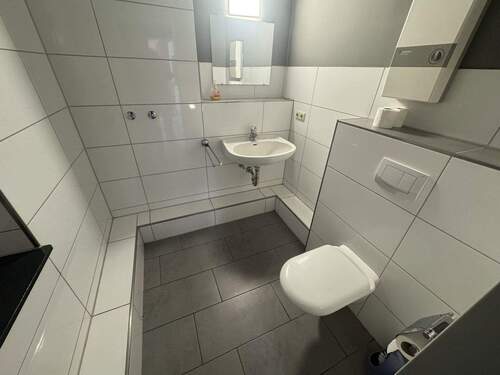 WC mit Dusche - 
