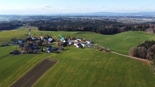 Drohnenbild - 1 Zimmer Mehrfamilienhaus, Wohnhaus zum Kaufen in Waldburg