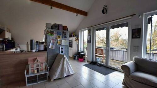 Blick zum Balkon - 4 Zimmer Etagenwohnung in Soest