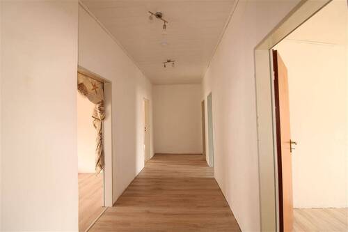 Flur - 4 Zimmer Etagenwohnung zum Kaufen in Wilhelmshaven