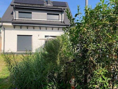 Rückansicht - Modern Wohnen an den Rehbergen - neu, komfortabel, effizient