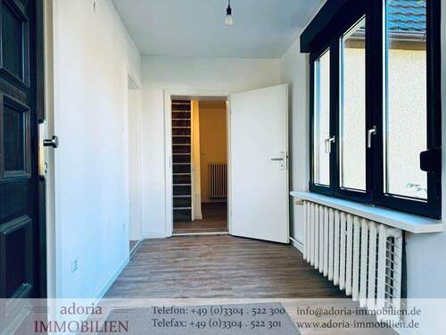 Eingangsbereich Flur - 4 Zimmer Doppelhaushälfte zum Kaufen in Mühlenbeck