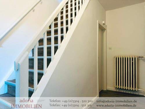 Treppe Kellertür - 4 Zimmer Doppelhaushälfte in Mühlenbeck
