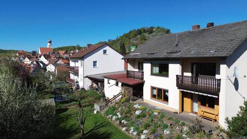 Großzügiges Wohnen - 8 Zimmer Einfamilienhaus zum Kaufen in Velburg