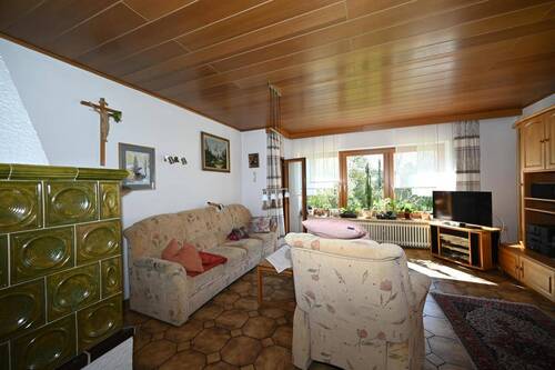 Heller Wohnraum mit Terrassenzugang - 