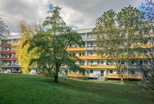 Hausansicht - 1-Raum-Wohnung mit großer Küche