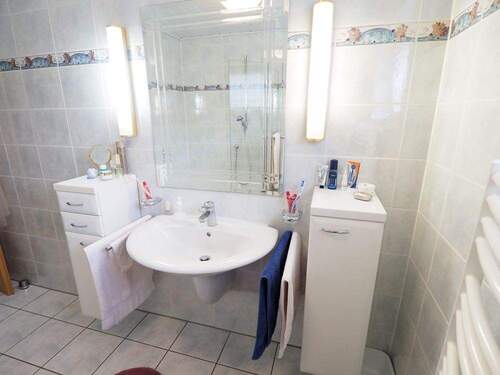 Teilansicht Badezimmer - 