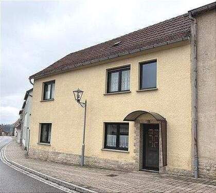 Außenansicht - EFH in Nebra - 35.000,00&nbsp;EUR Kaufpreis, ca.&nbsp; 120,00&nbsp;m&sup2;&nbsp;Wohnfl&auml;che