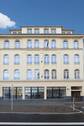 Hausfront - Stilvolle ETW mit Top-Ausstattung! + Parkett + Fußbodenheizung + Wanne & Dusche + Balkon + LED-Licht