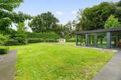 Garten mit Poolhalle - 