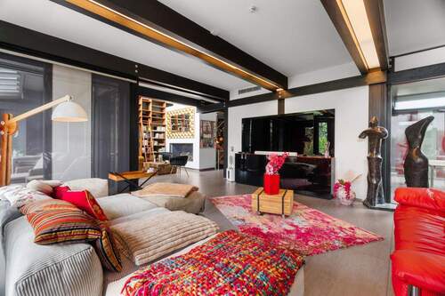 Wohnraum Blick zum Kamin - 