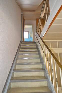Treppenaufgang zum Obergeschoss - 